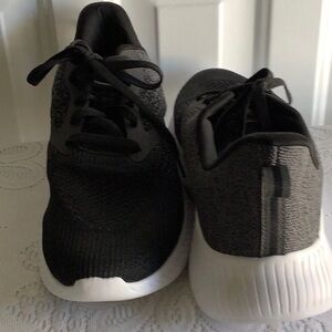 Men’s memory foam Sneakers Size 12.